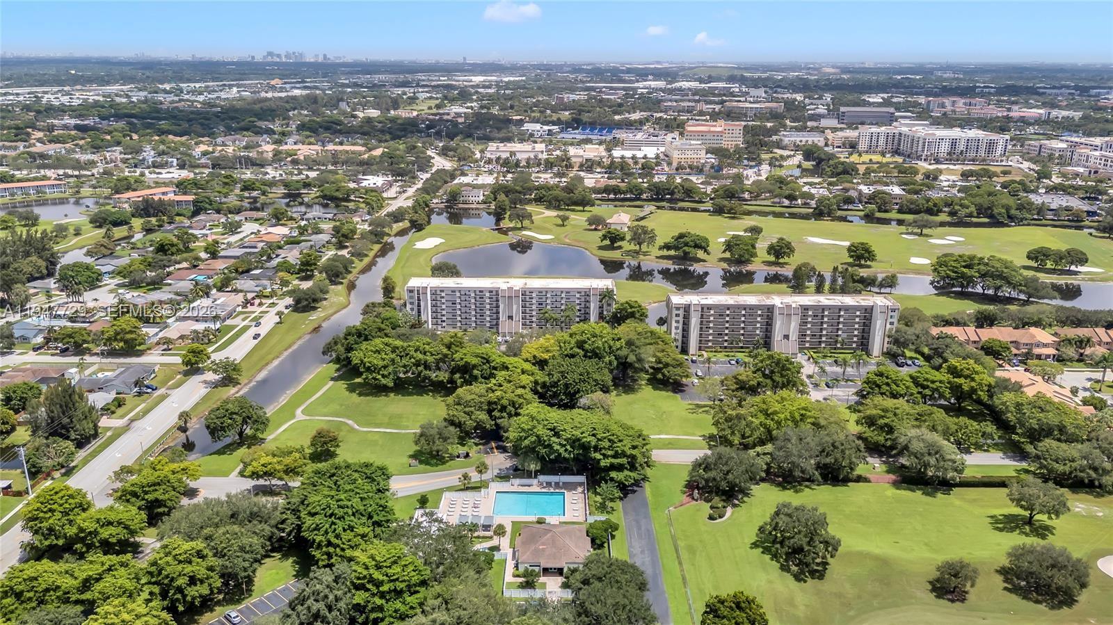 Davie Condo: 3100 West Rolling Hills Circle