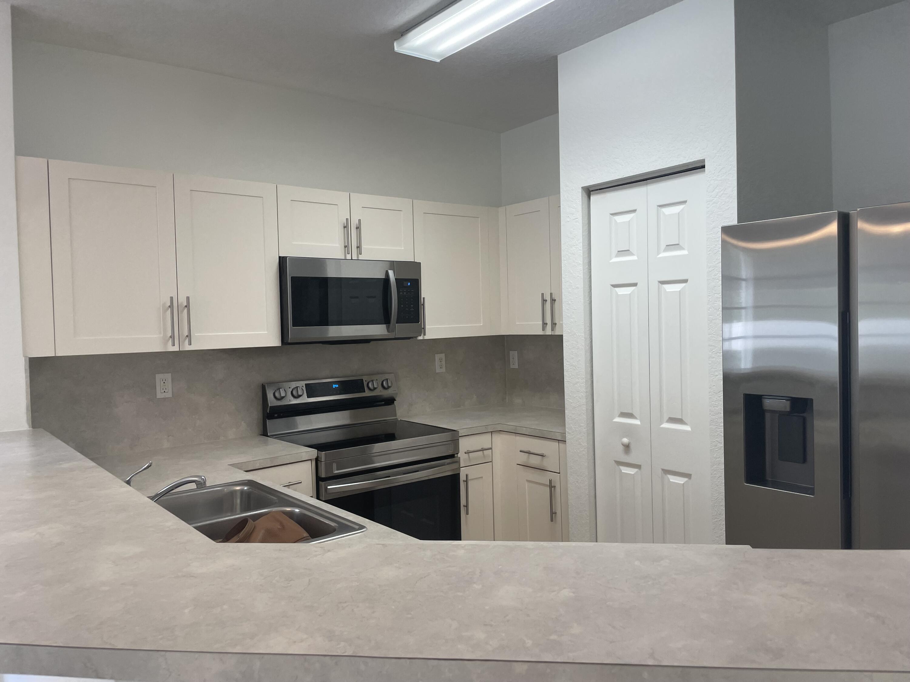 Stuart Condo: 5024 Southeast Mariner Garden Circle