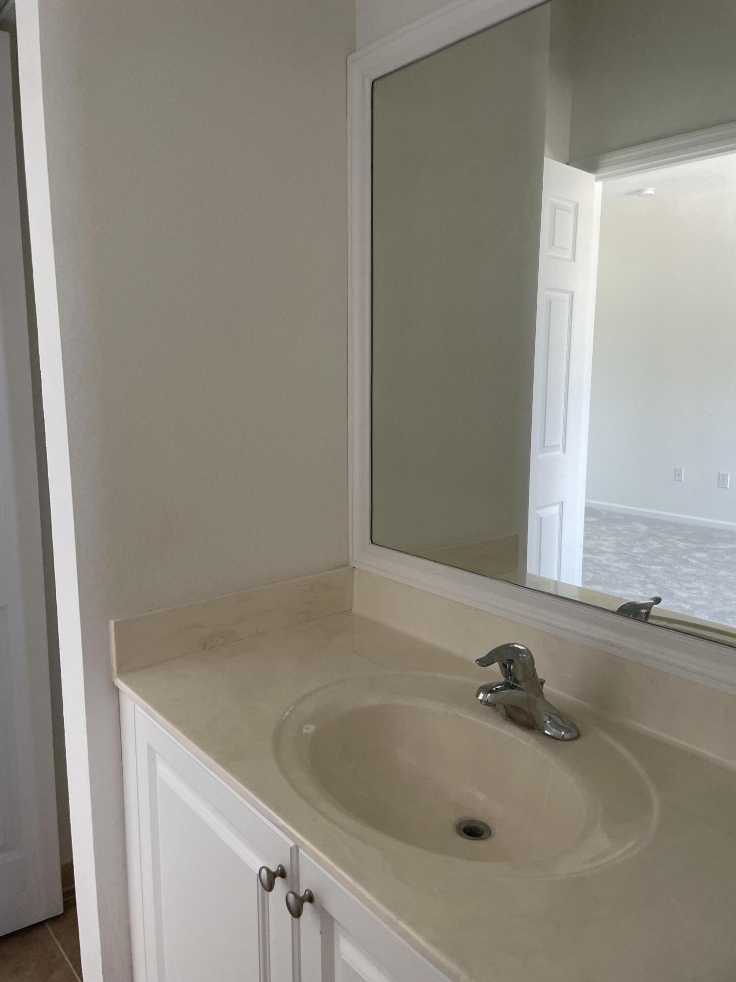 Stuart Condo: 5135 Southeast Mariner Garden Circle