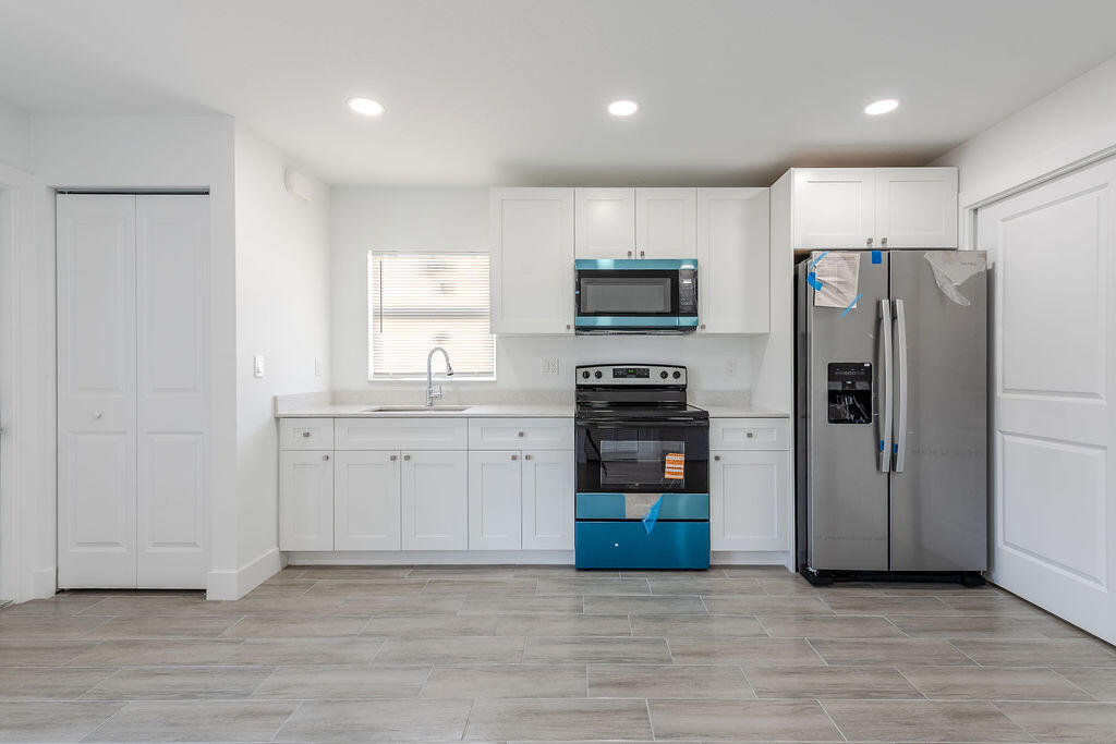 Stuart Condo: 3246 Jefferson Street