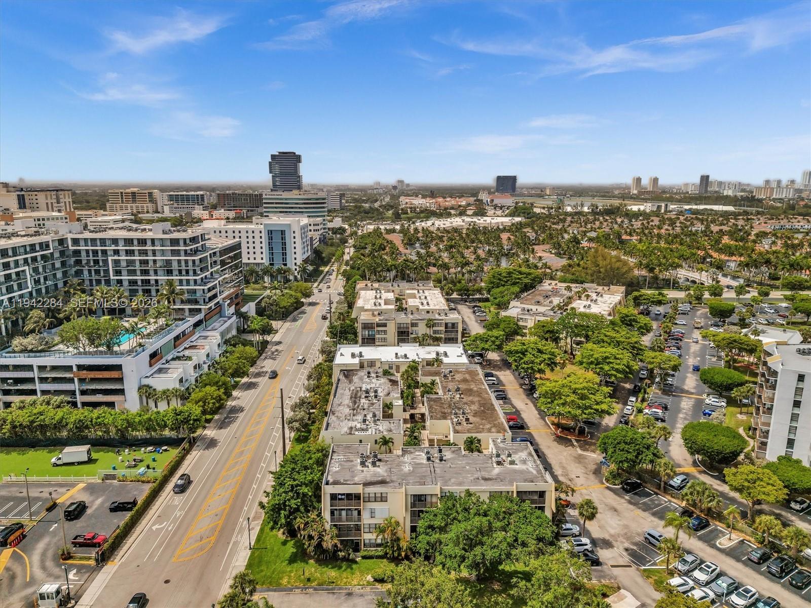 Aventura Condo: 20381 Northeast 30th Avenue