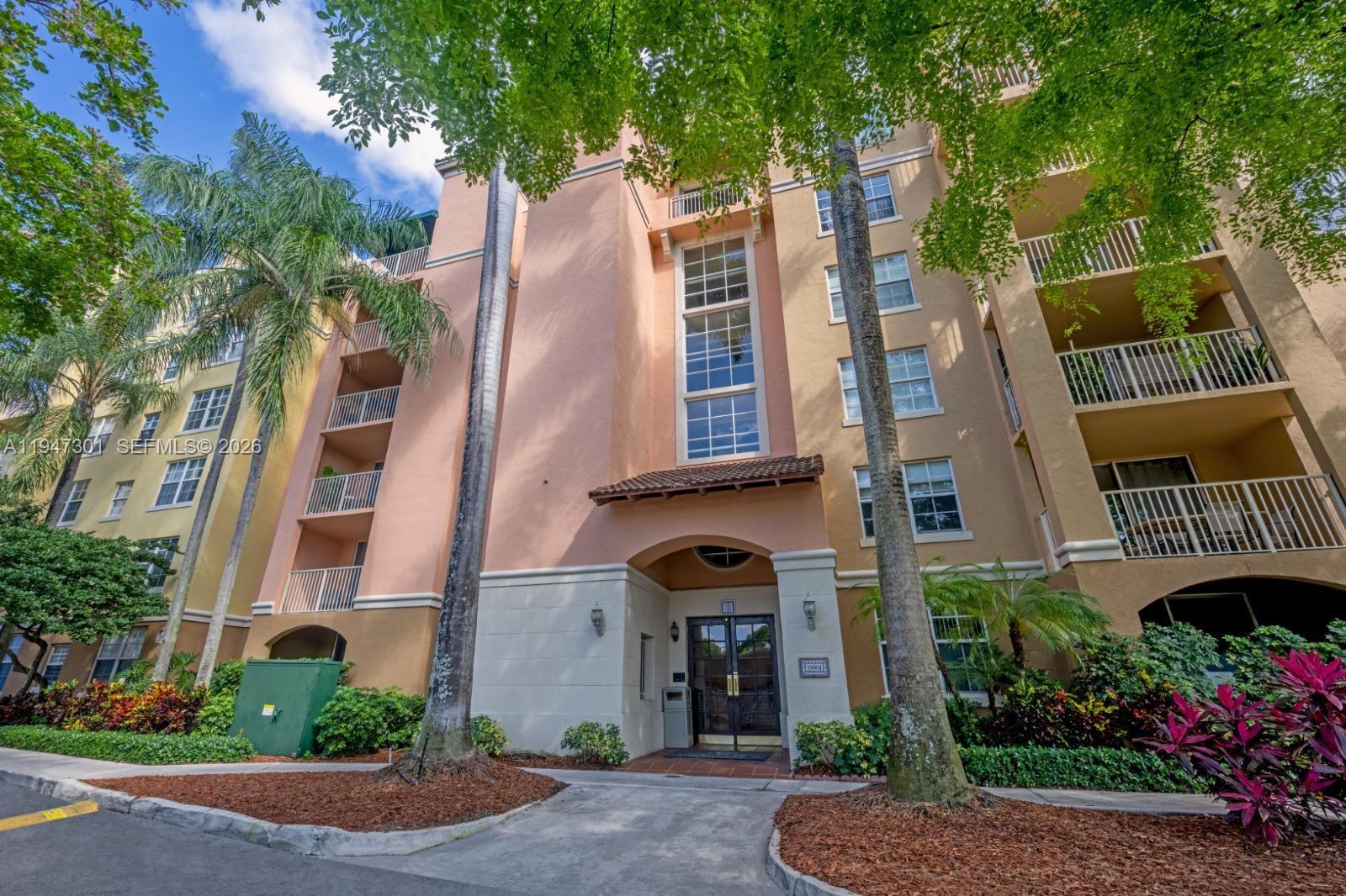 Aventura Condo: 19555 East Country Club Drive