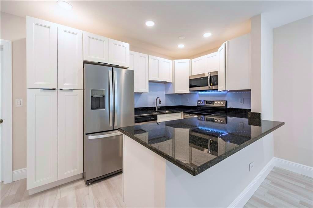Fort Lauderdale Condo: 628 Northeast 8th Avenue