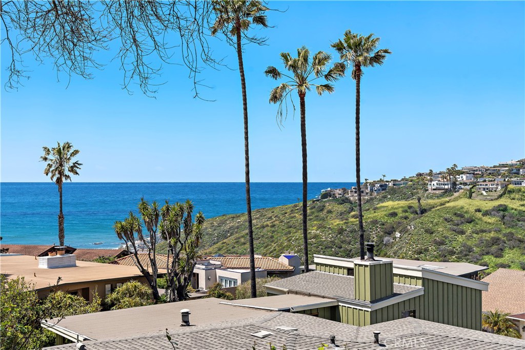 Laguna Beach Condo: 2120 Temple Hills Drive