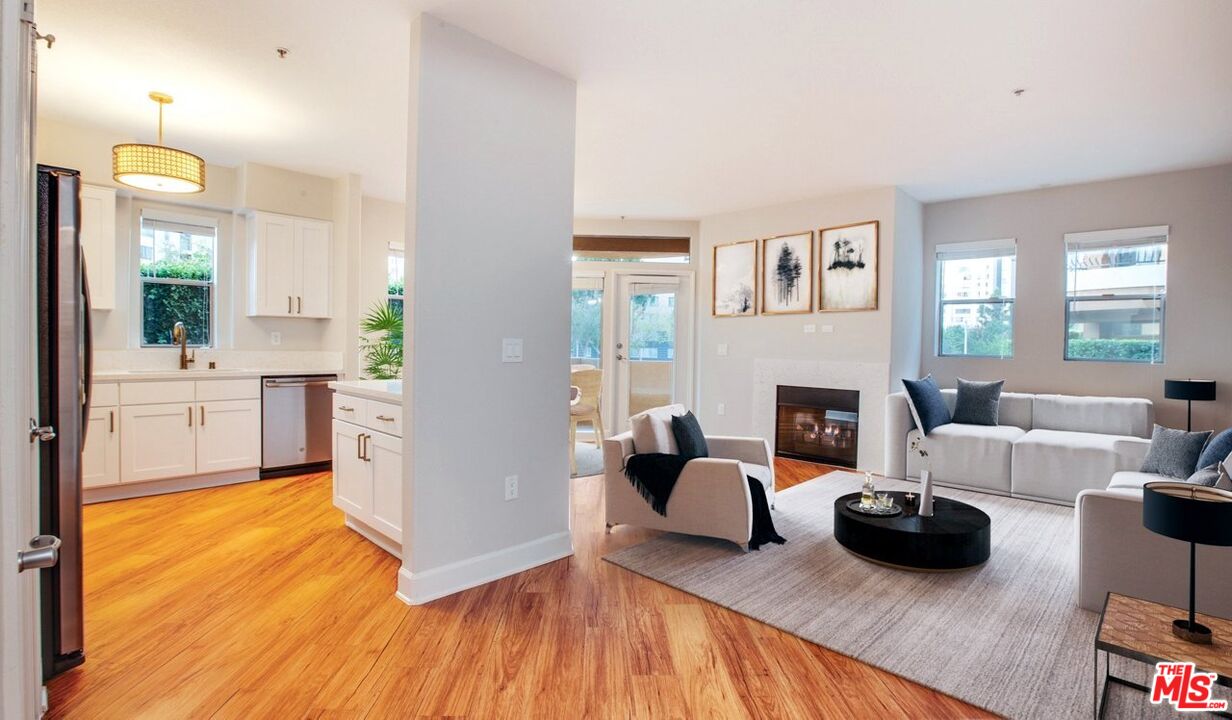 Los Angeles Condo: 340 Hauser Boulevard