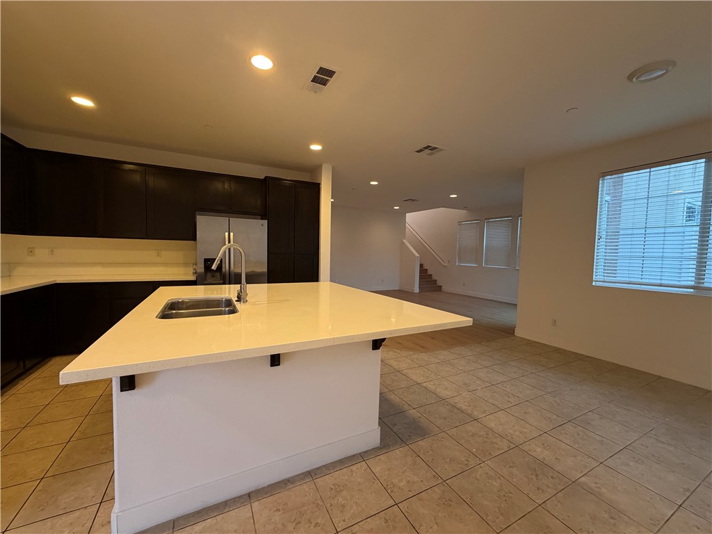 Ontario Condo: 2950 South Via Belamaria