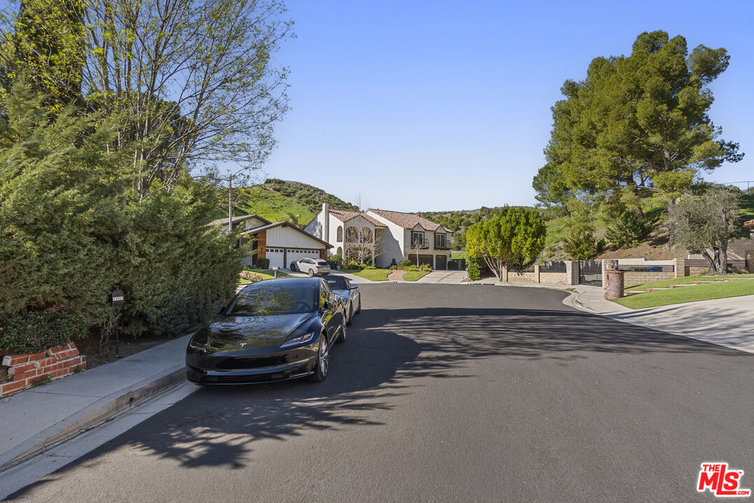 Porter Ranch Condo: 11945 Sonoma Way