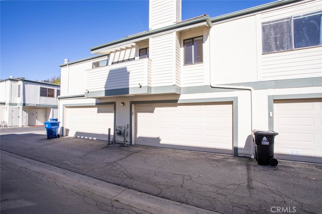 Sunland Condo: 10475 Newhome Avenue