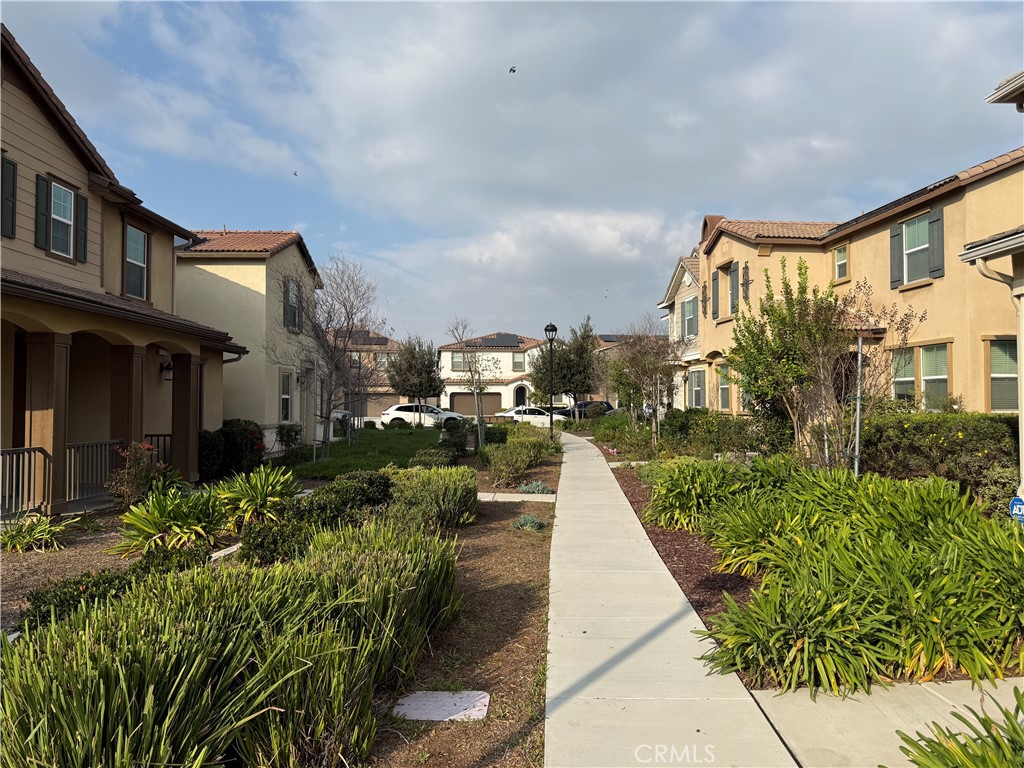 Ontario Condo: 4751 Java Paseo South