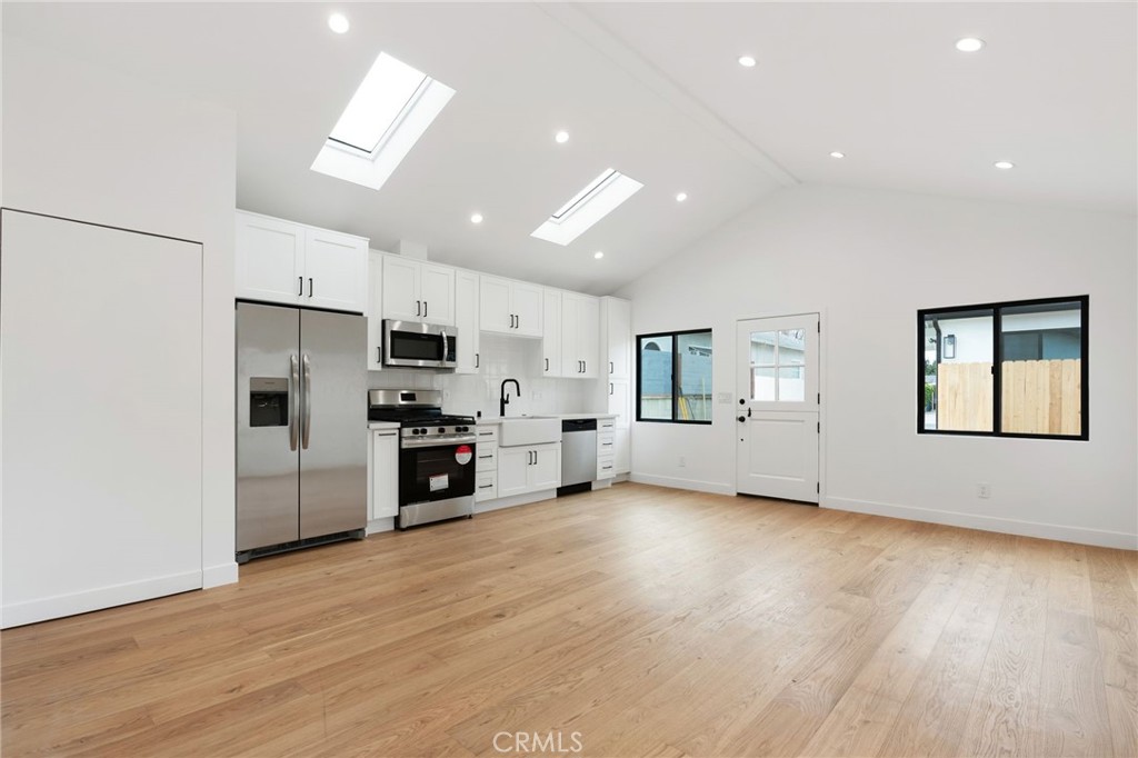 Westchester Condo: 8336 Winsford Avenue