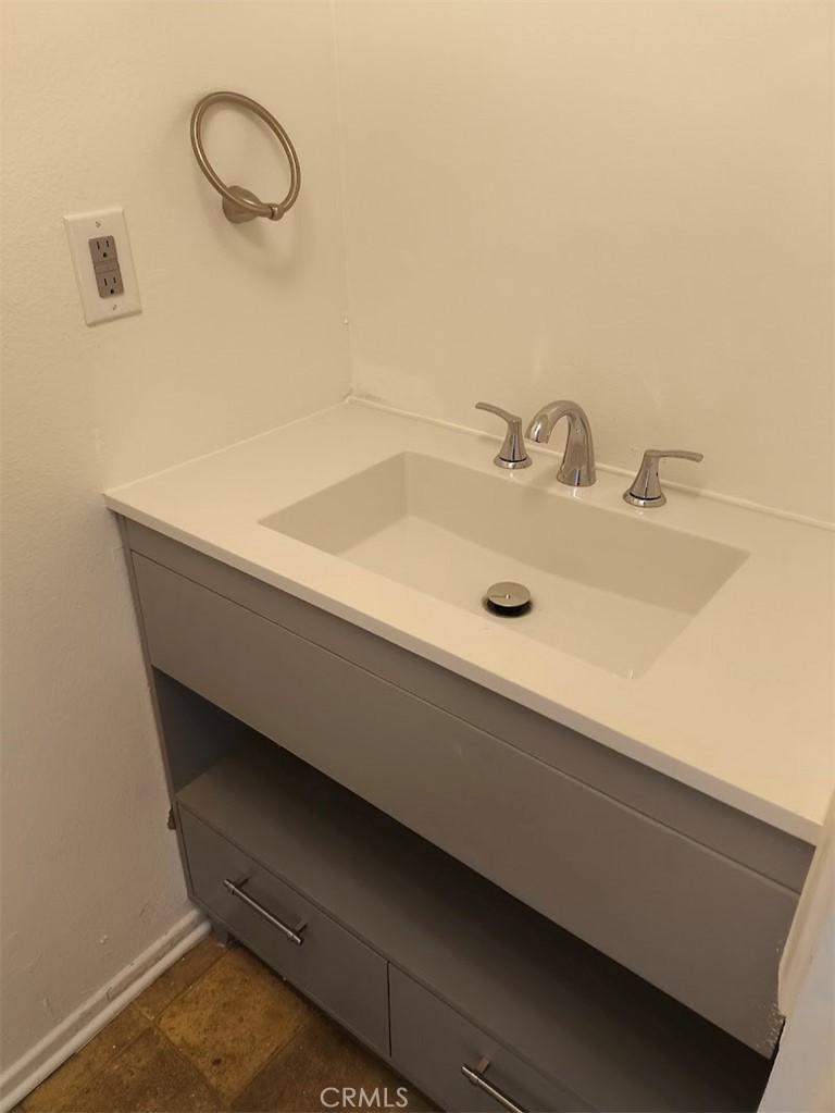 Alhambra Condo: 125 North 3rd Street