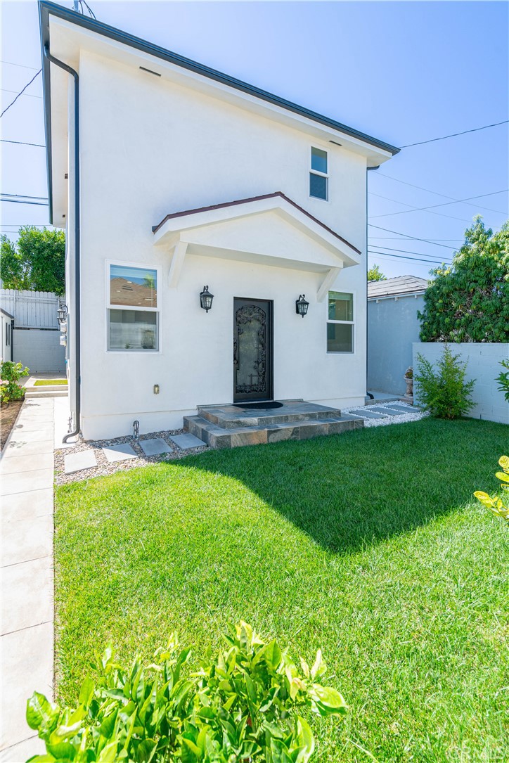 Westchester Condo: 8421 Bleriot Avenue