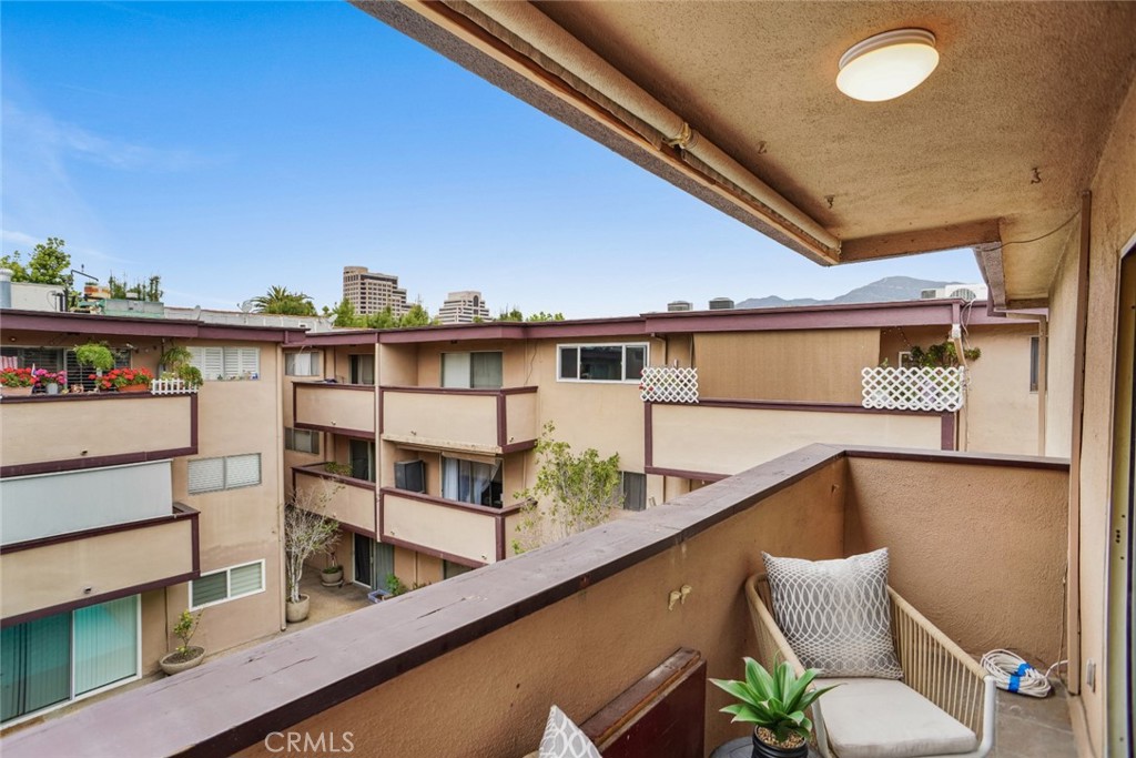 Glendale Condo: 310 North Jackson Street