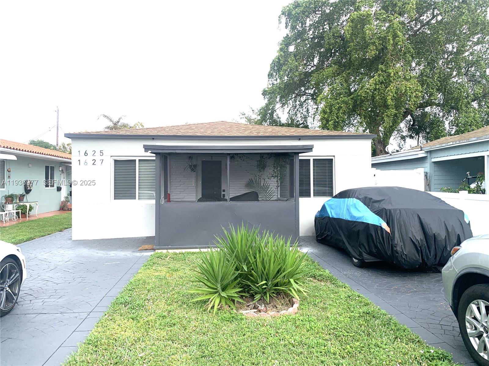 Hollywood Condo: 1625 Dewey Street