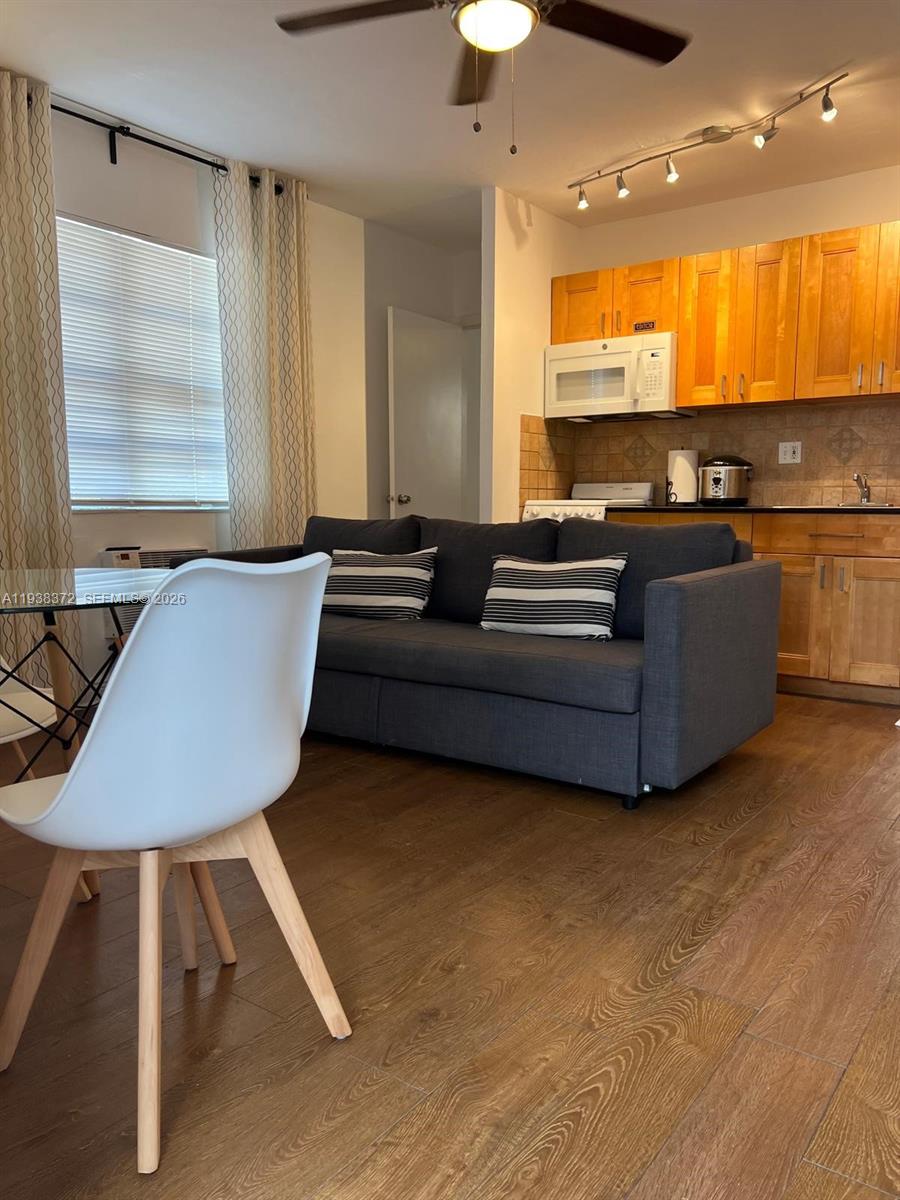 Miami Beach Condo: 740 Michigan Avenue