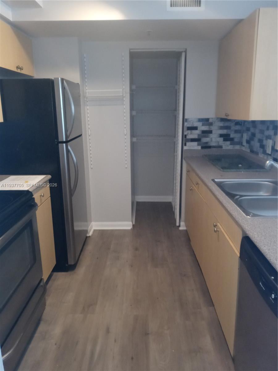 Hollywood Condo: Parkside