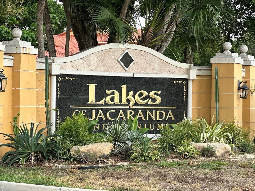 Plantation Condo: 10741 Cleary Boulevard