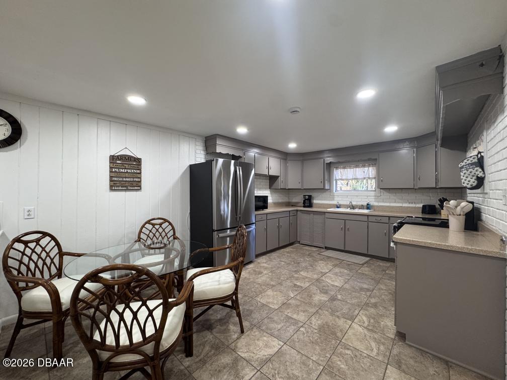 Port Orange Condo: 607 Herbert Street