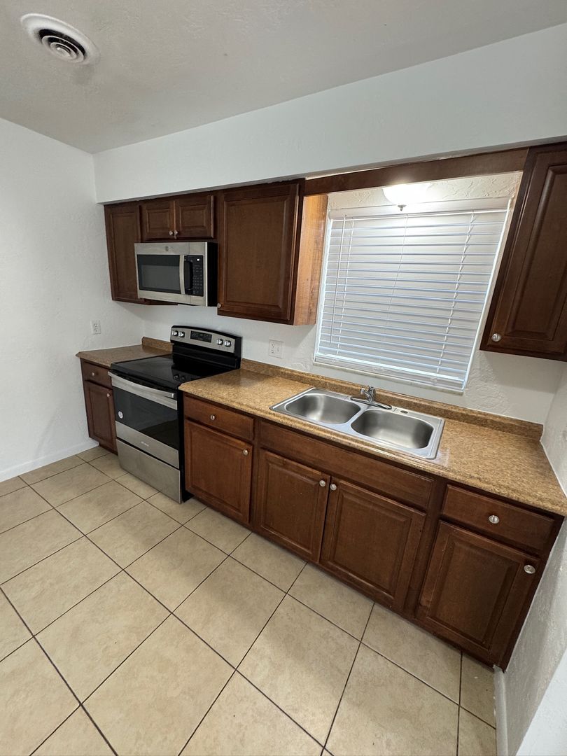 Ocala Condo: 1643 NE 70th Street