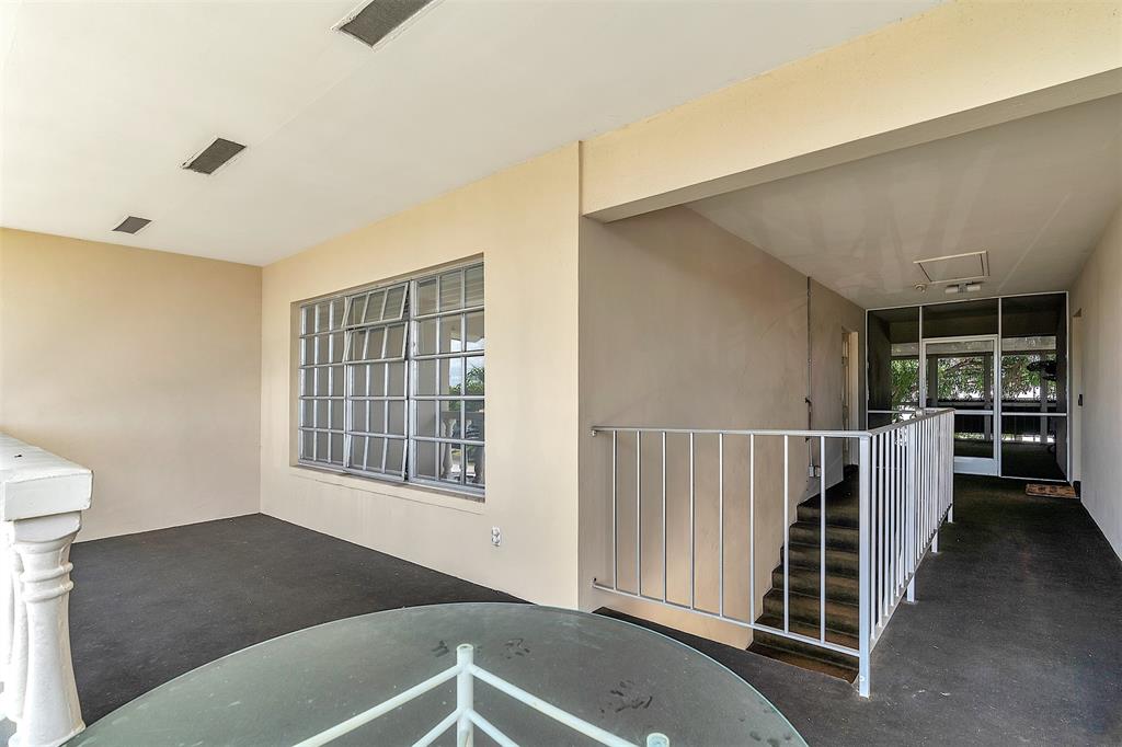 Wilton Manors Condo: 1049 Northwest 30th Court
