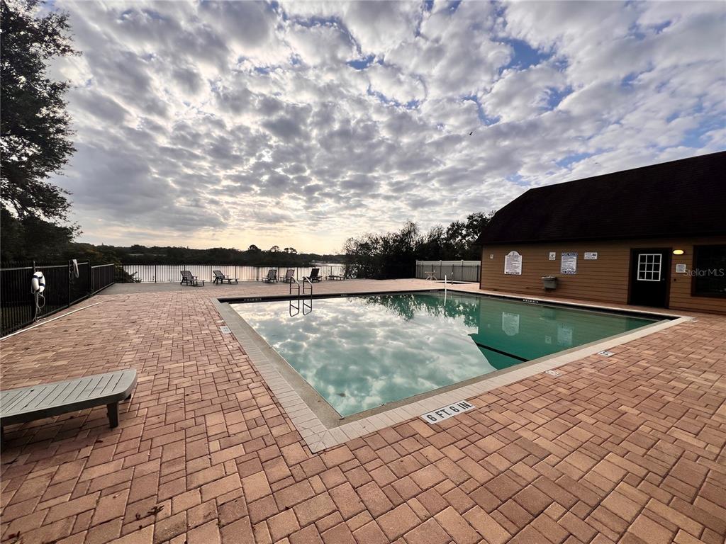 Altamonte Springs Condo: 300 Lakepointe Drive