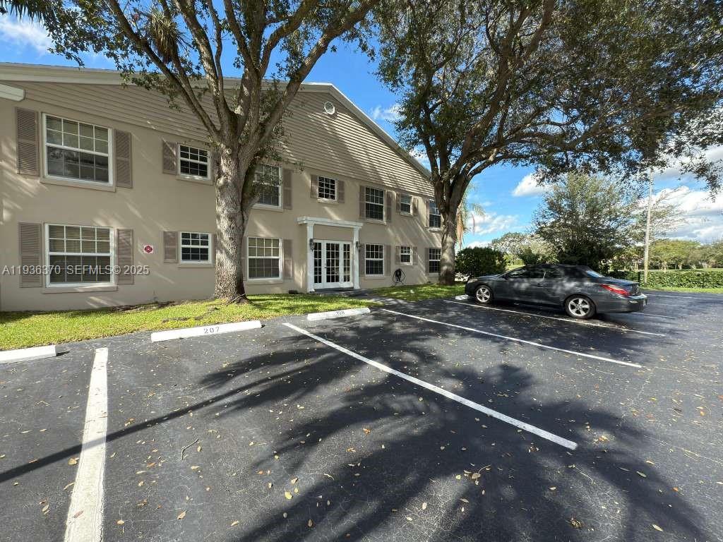Plantation Condo: 9001 Jacaranda Lane