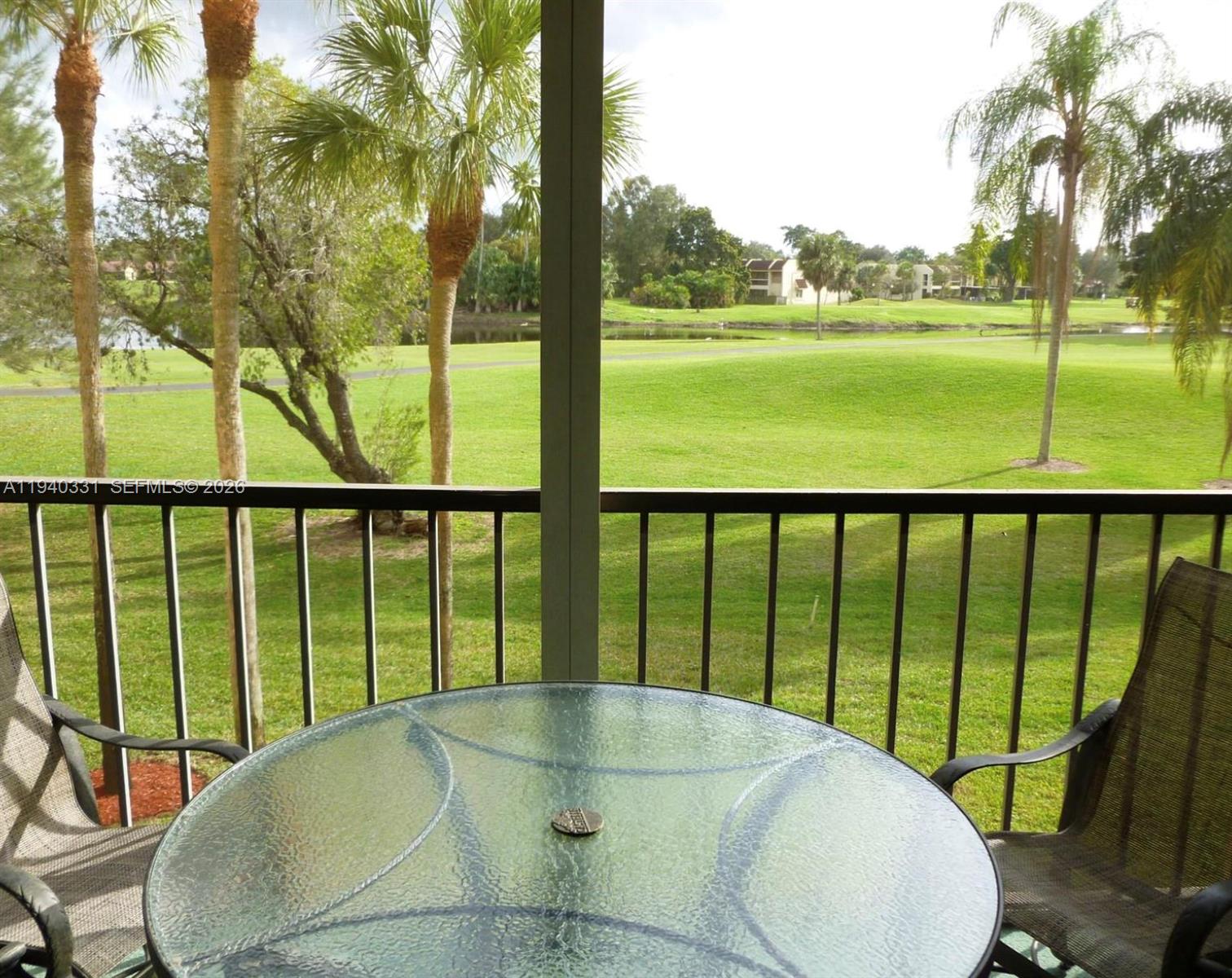 Weston Condo: 16300 Golf Club Road