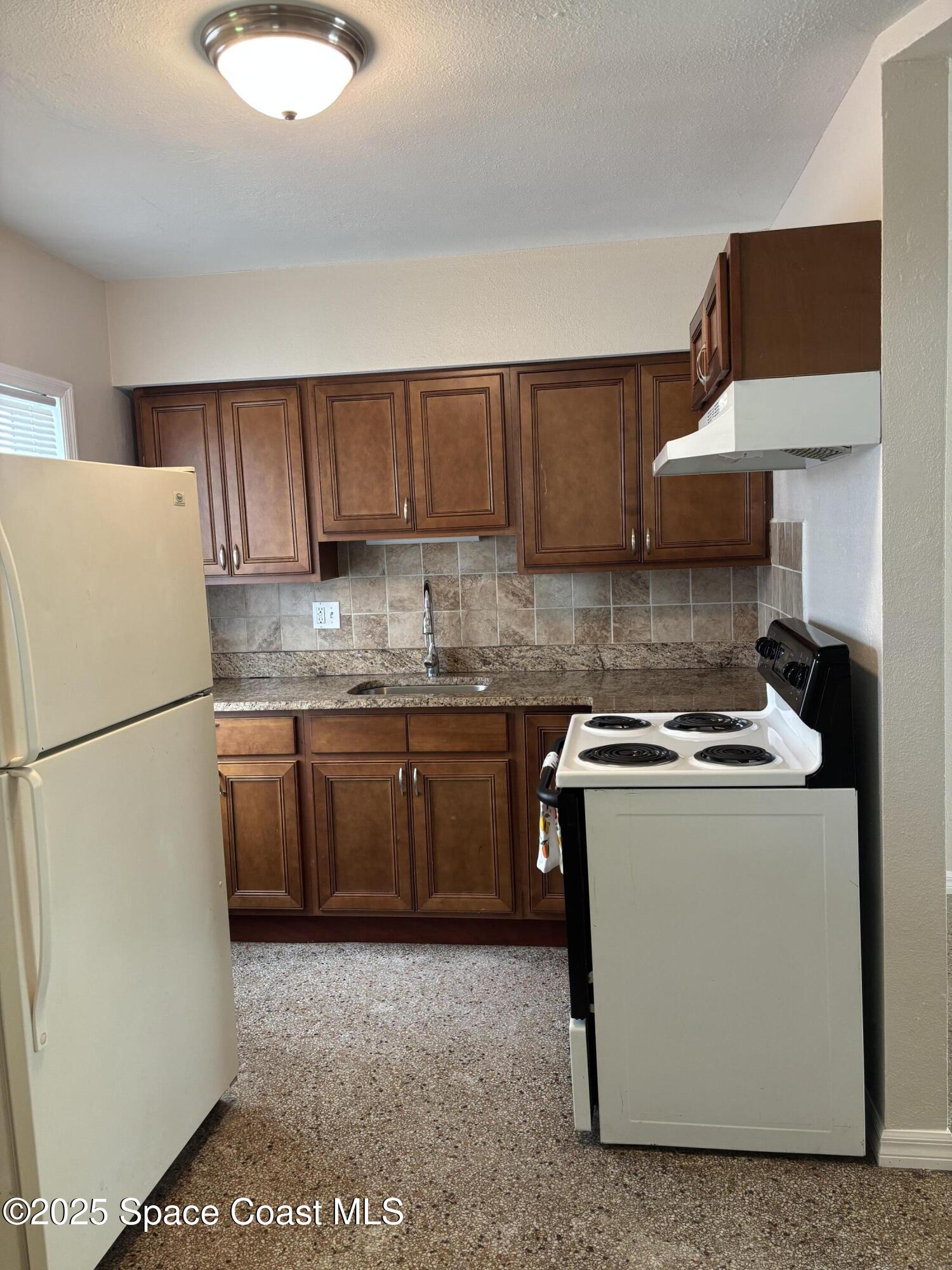 Melbourne Condo: 1420 Avocado Avenue