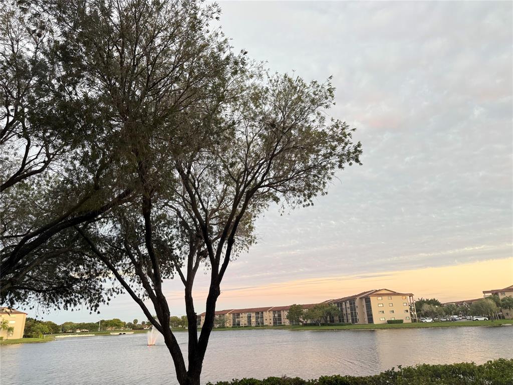 Pembroke Pines Condo: 1001 Southwest 141st Avenue