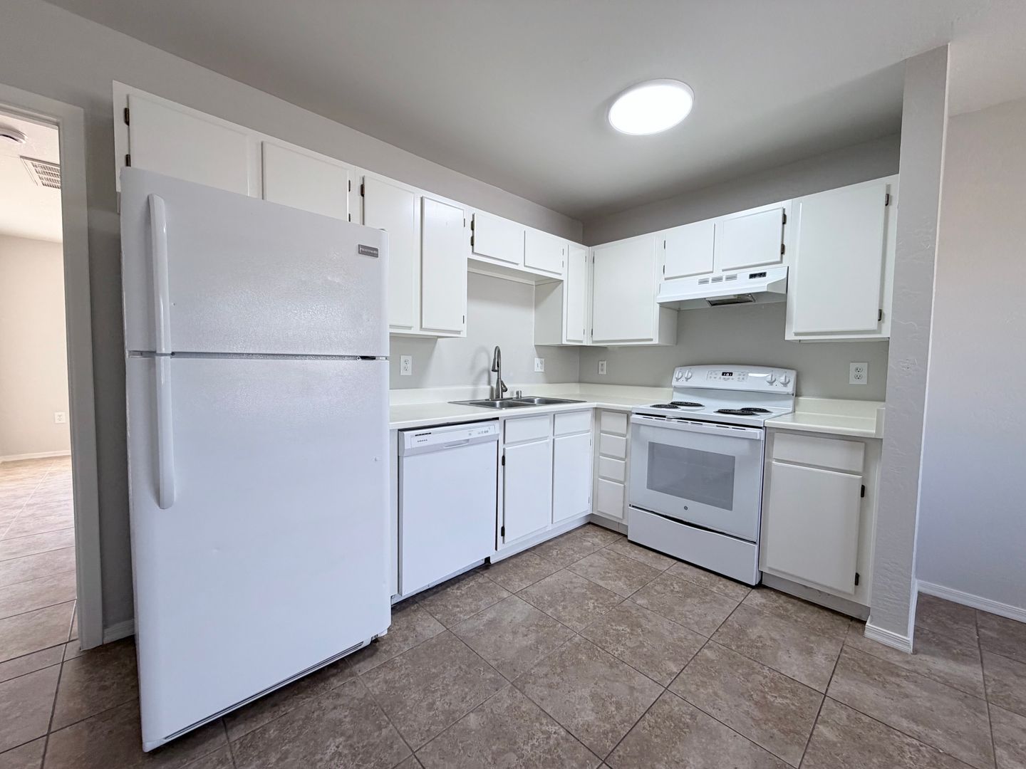 Florence Apartment: 440 E Florence Heights Dr