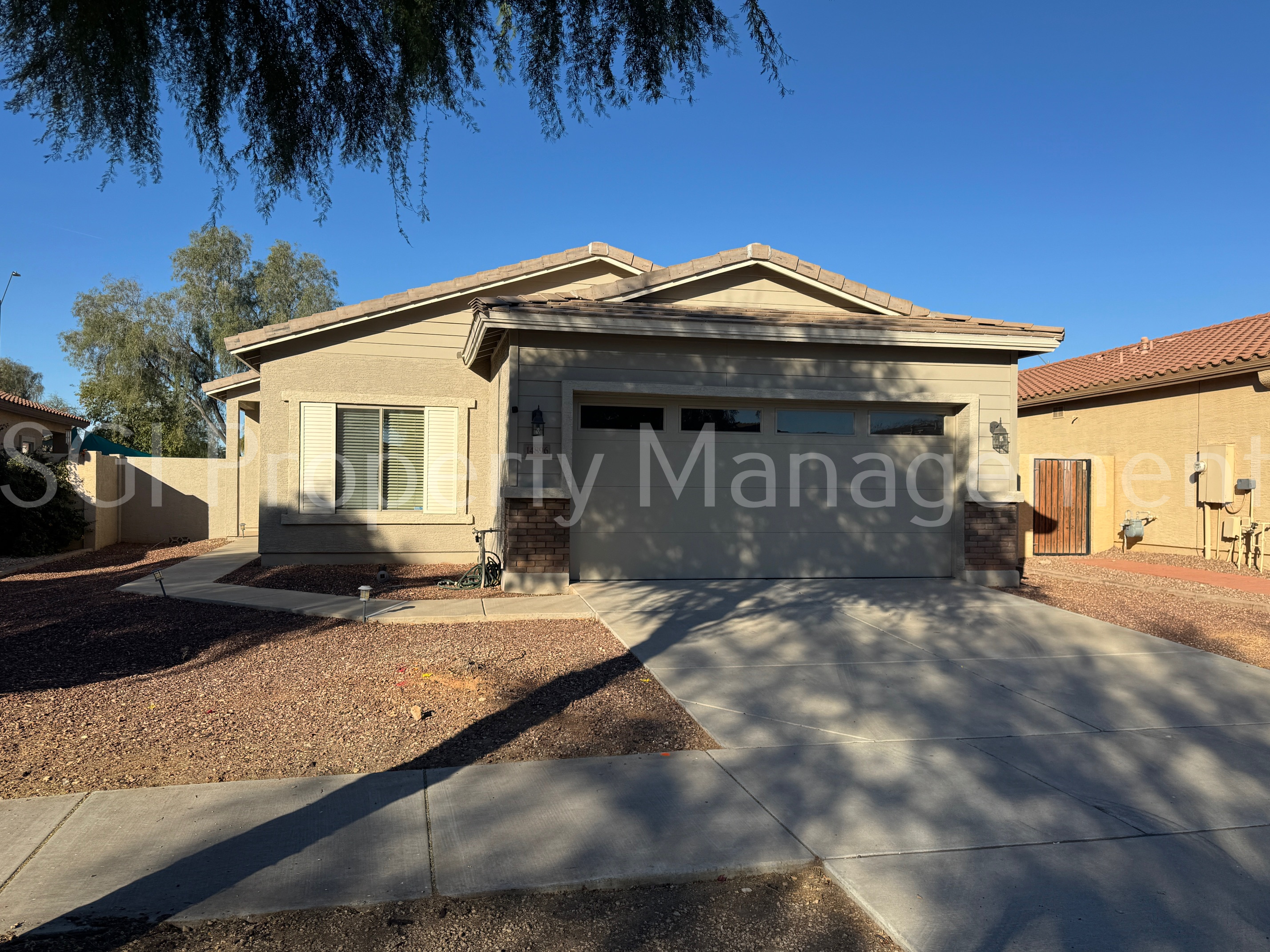 Surprise House: 14896 N 138th Ln