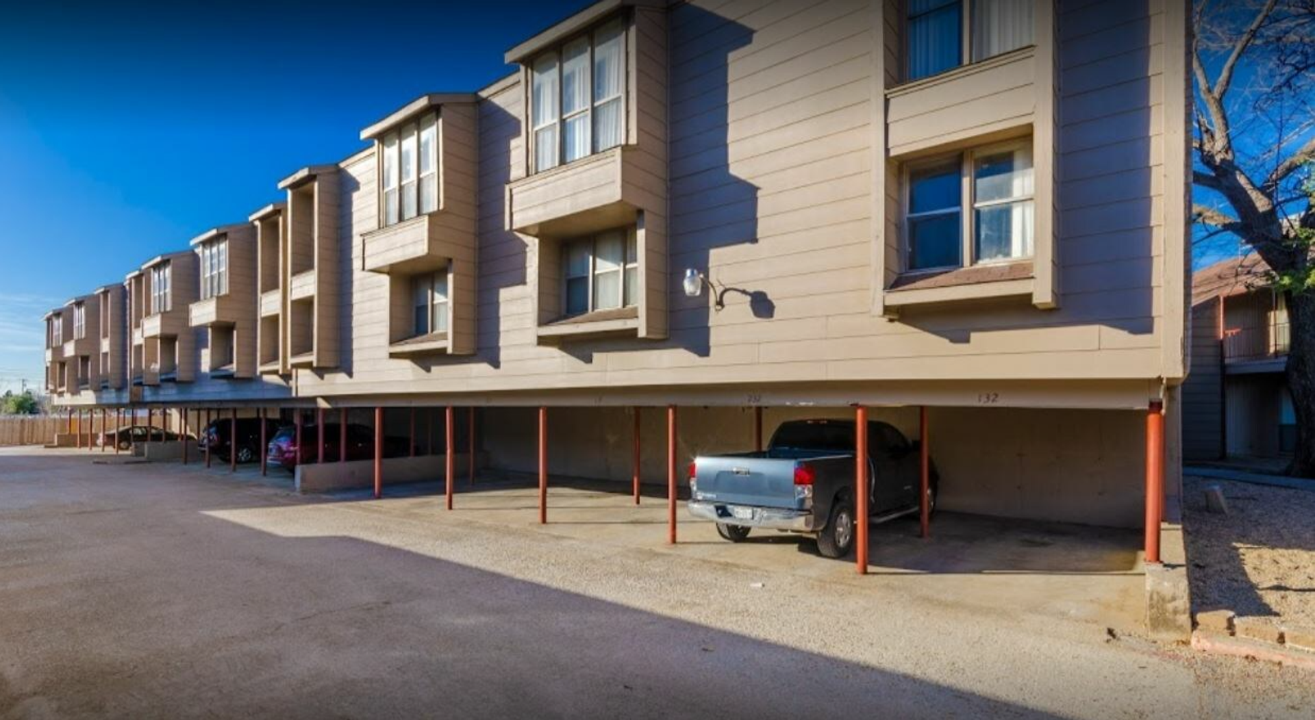 Dallas Apartment: 2510 Community Dr