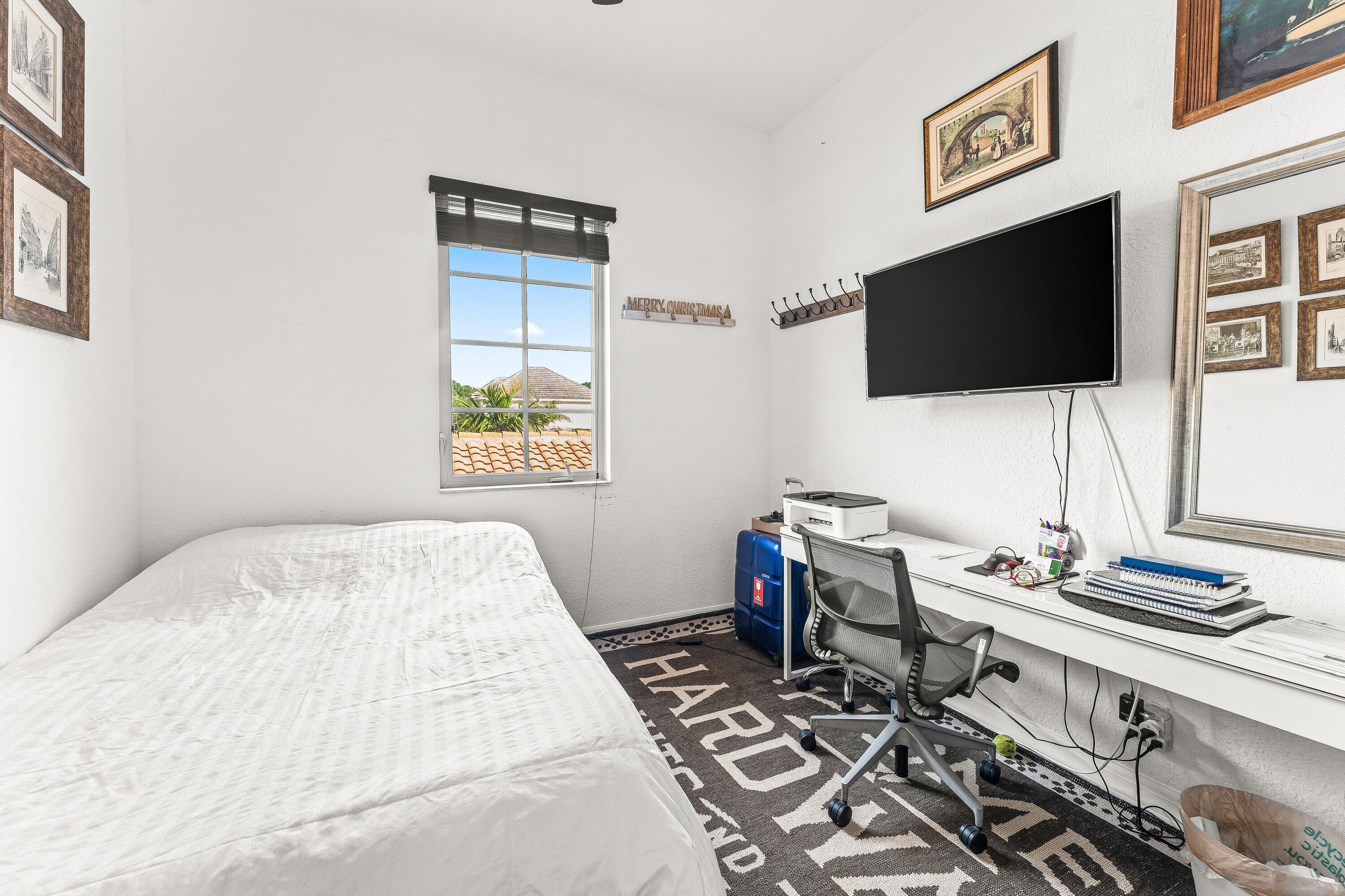 Jupiter Condo: 179 Edenberry Avenue