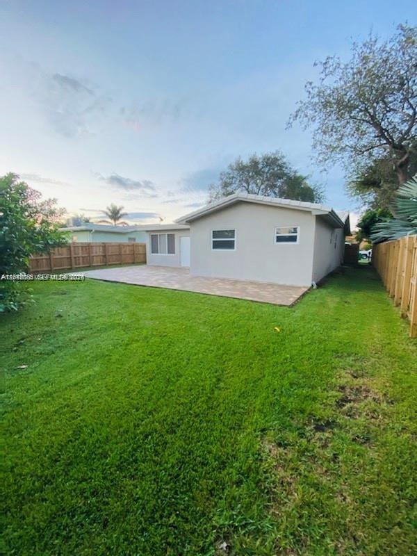 Dania Beach Condo: 227 Southeast 7th Street