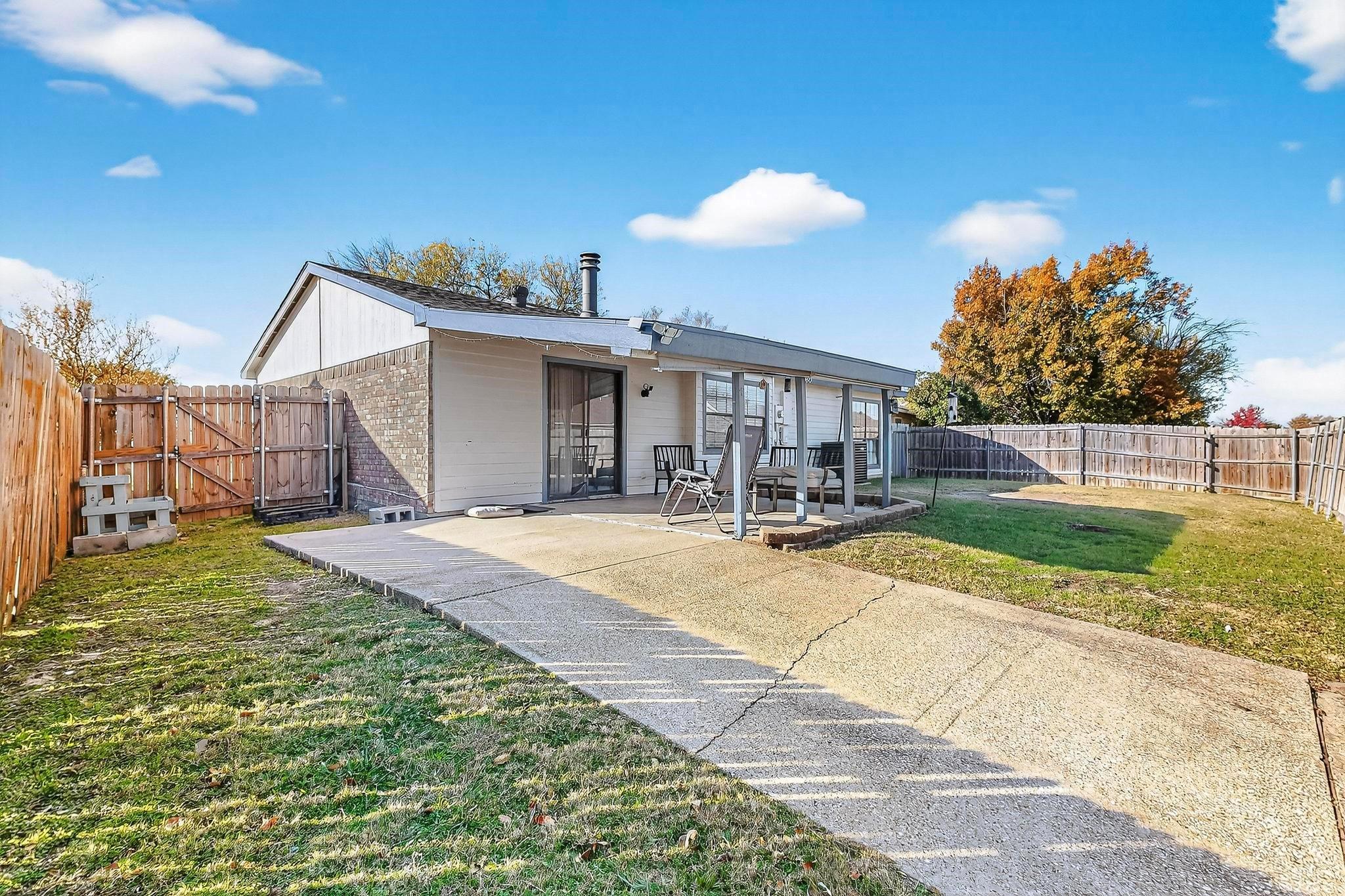 The Colony House: 5613 Powers Street