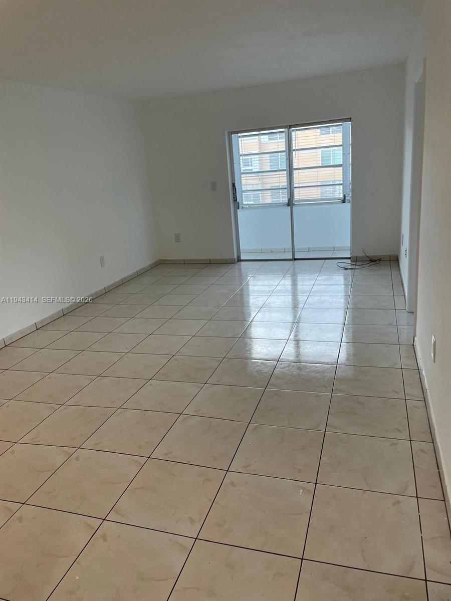 Hialeah Gardens Condo: 140 Royal Palm Road