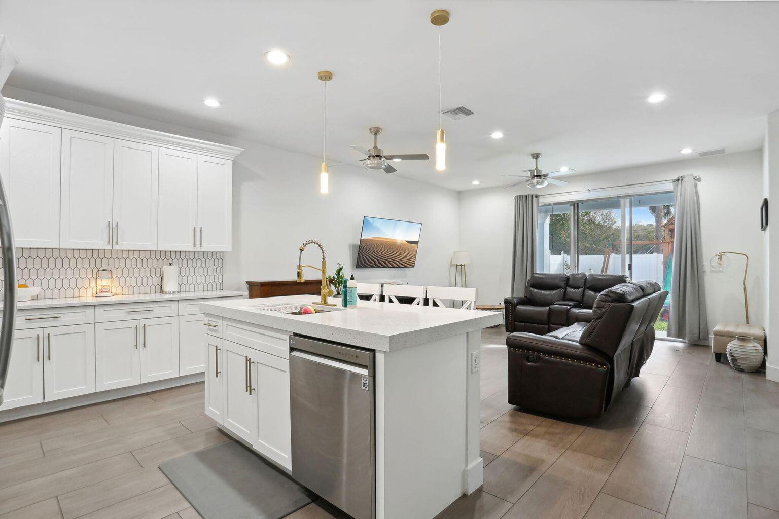 Jupiter Condo: 6944 2nd Street