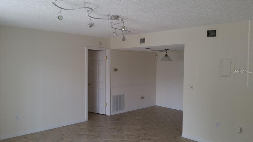 Orlando Condo: 5989 Village Circle North