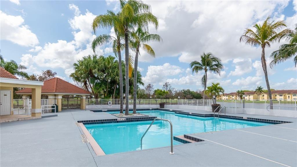 Plantation Condo: 12540 Vista Isles Drive