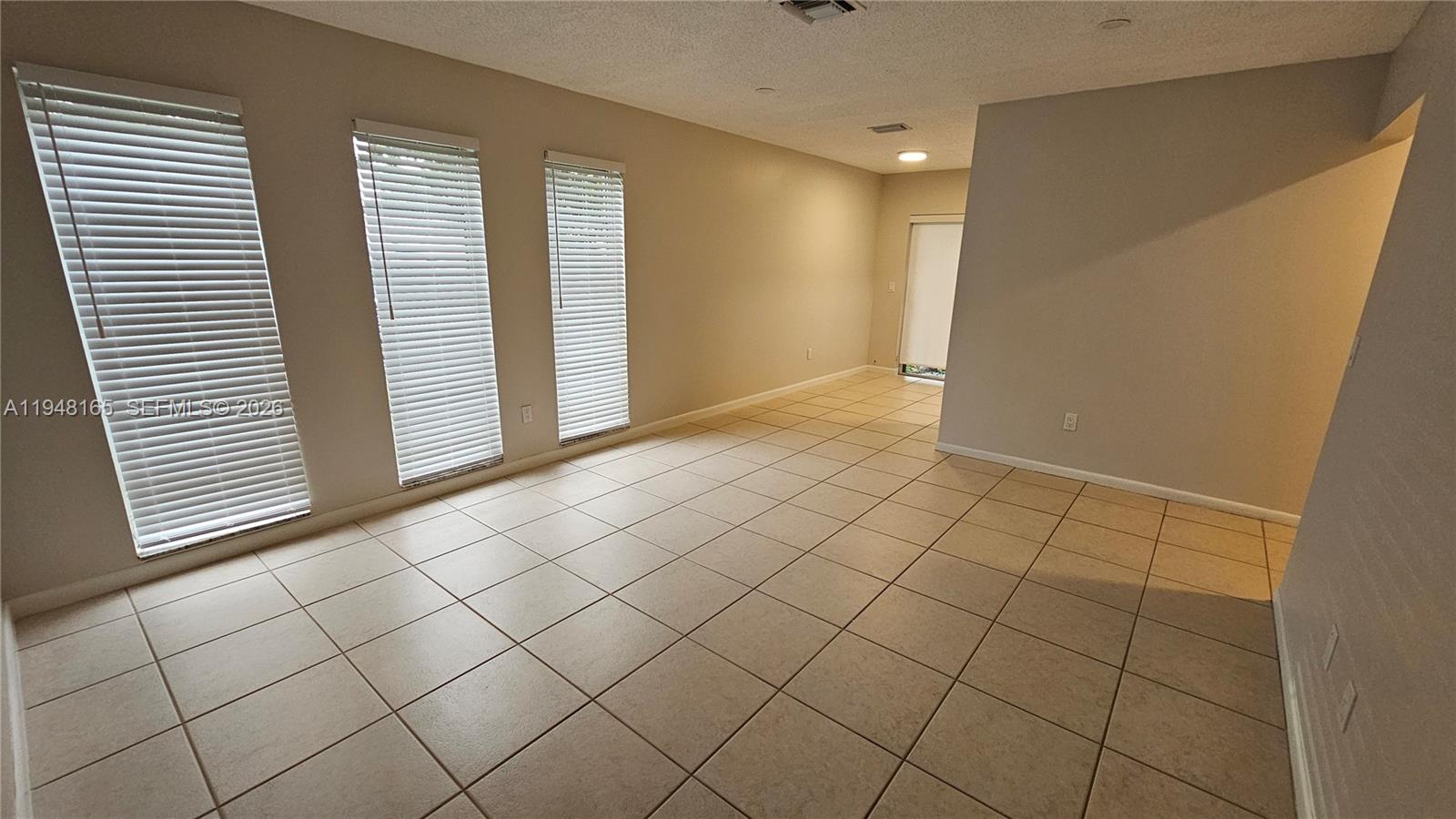 Hollywood Condo: North Central Hollywood