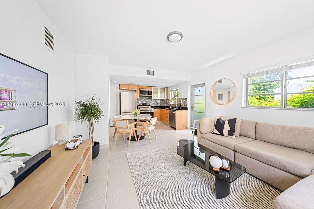 Miami Beach Condo: 1050 7th Street