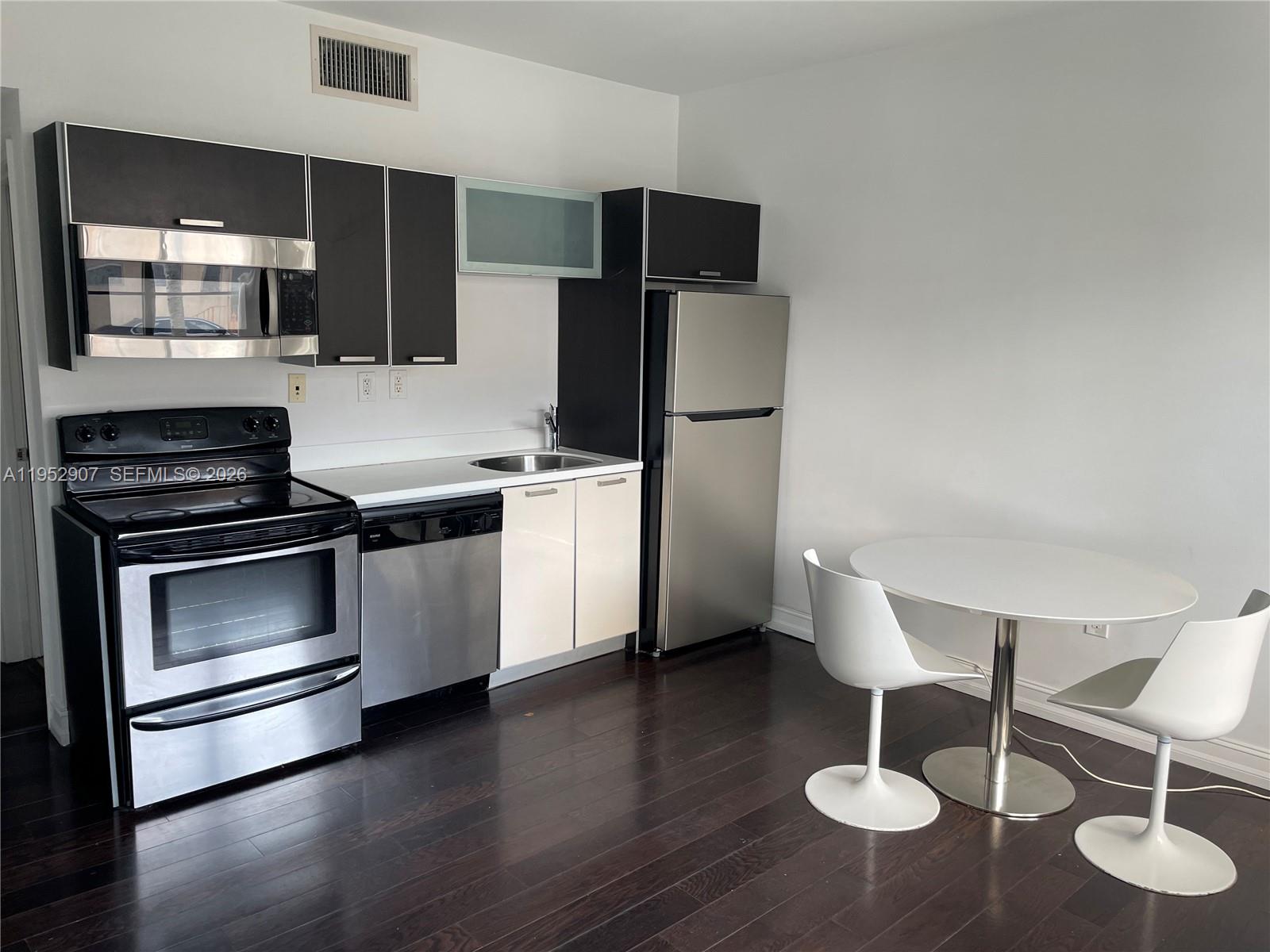 Miami Beach Condo: 621 11th Street