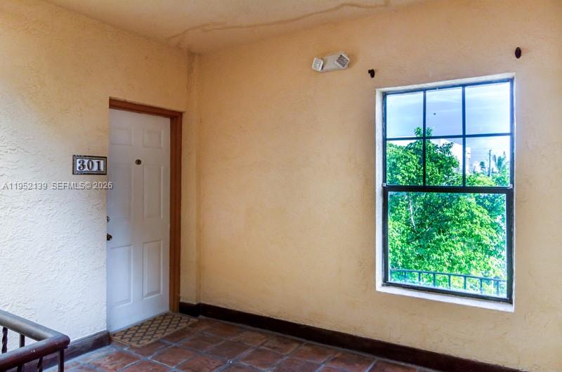 Miami Beach Condo: 934 Michigan Avenue