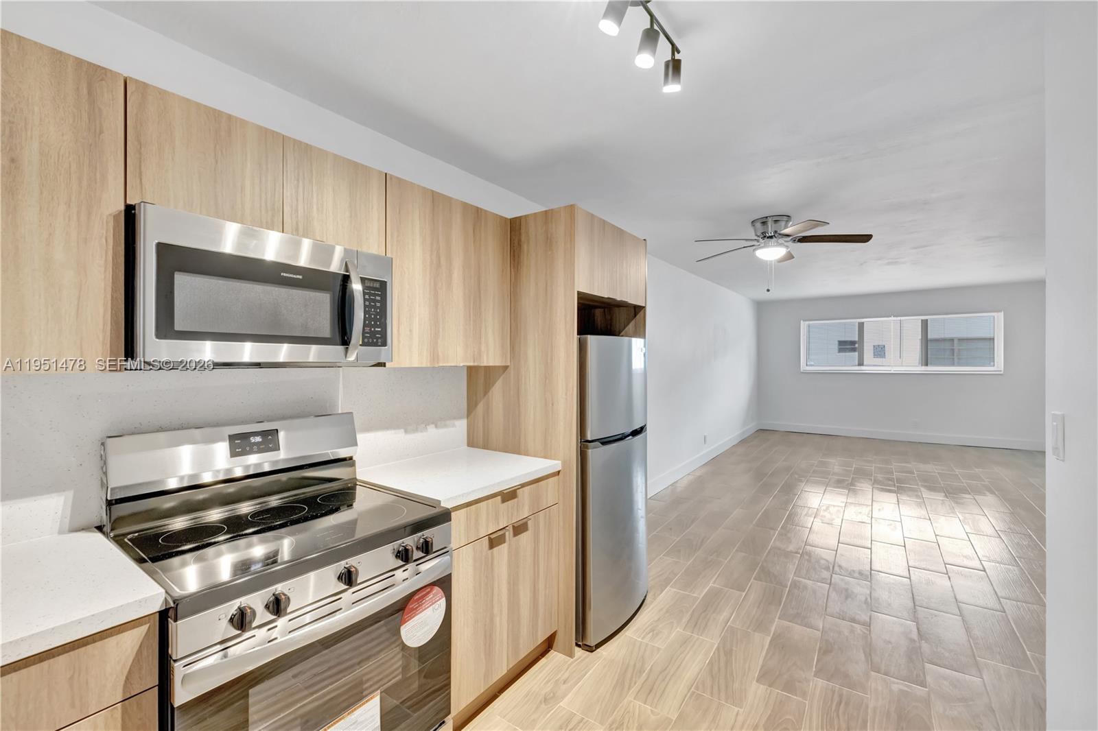 Hollywood Condo: 1939 Jefferson Street