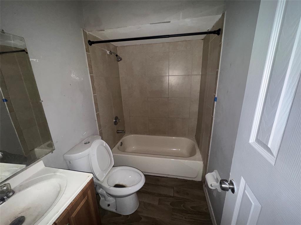 Hollywood Condo: 2131 Lincoln Street