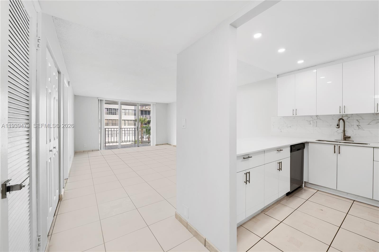 North Miami Beach Condo: 16710 Northeast 9th Avenue