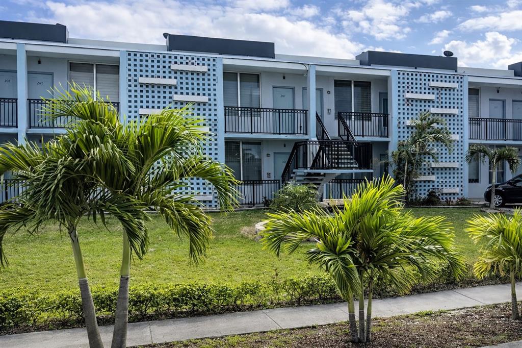 North Miami Beach Condo: 980 Northeast 169th Street