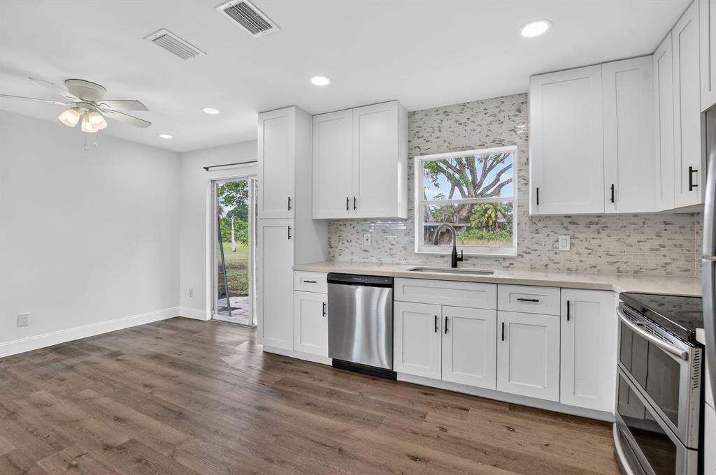 Deerfield Beach Condo: 291 Northwest 7th Court