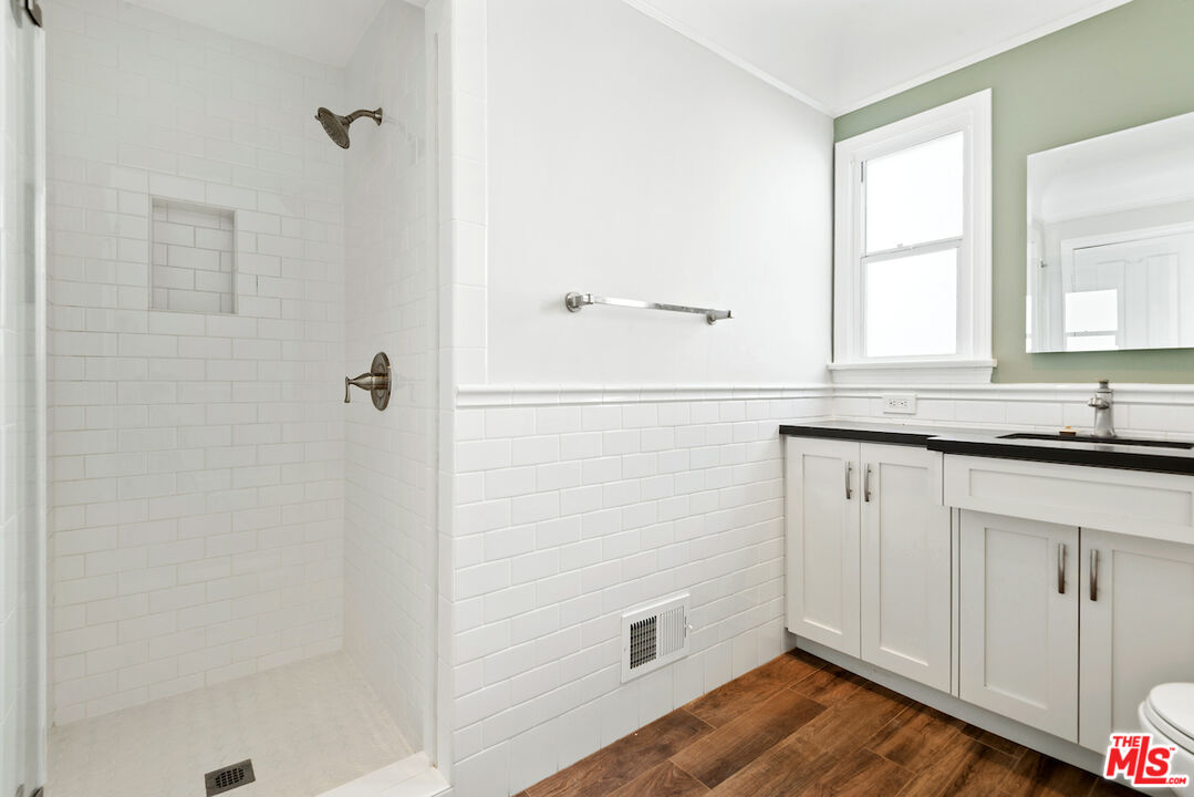 Los Angeles Condo: 823 North Edinburgh Avenue