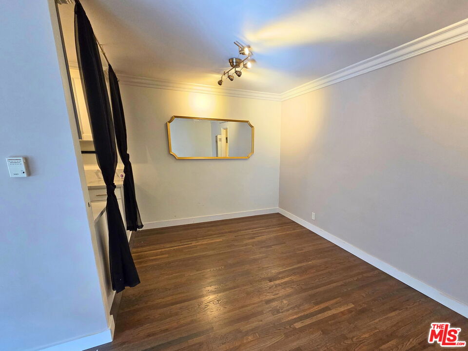 West Hollywood Condo: 7621 Hampton Avenue